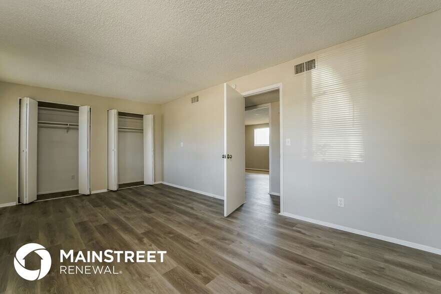 Building Photo - 9430 E Palm Tree Dr