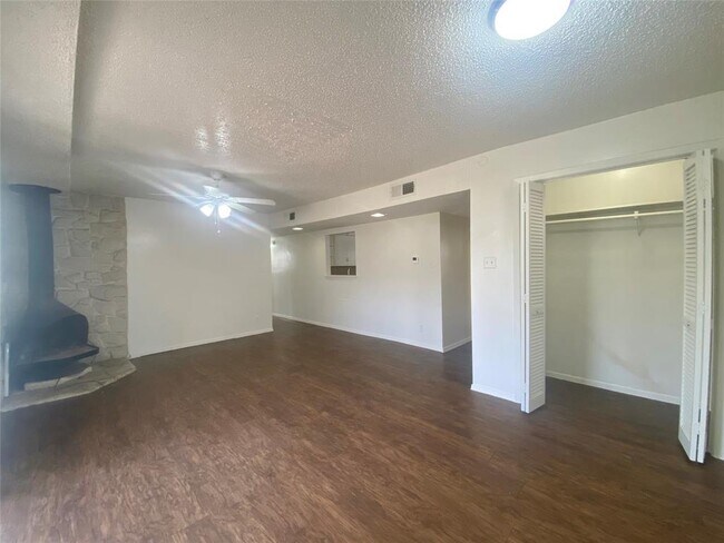 Building Photo - 602 Hammack Dr