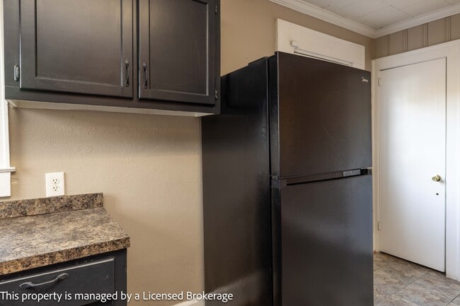 Building Photo - 1420 Amhurst St