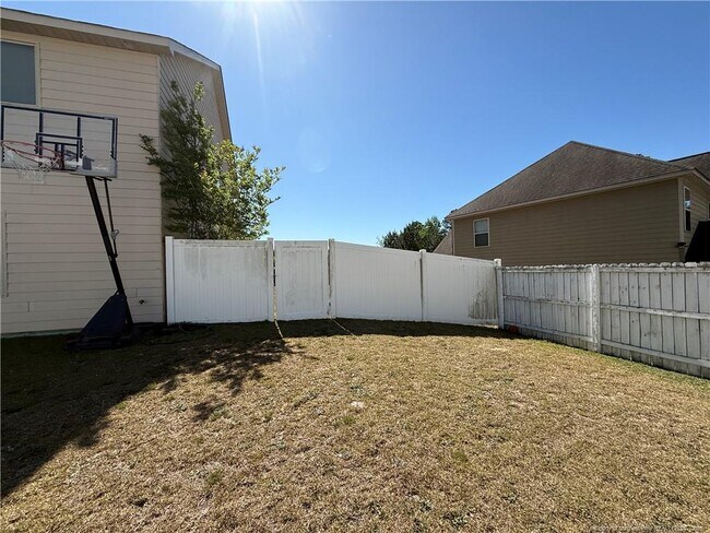 Building Photo - 642 Regimental Dr