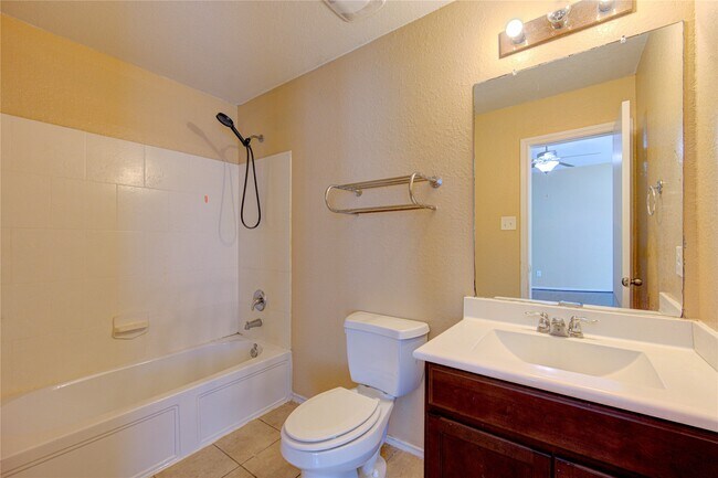 Building Photo - 2002 Collins Rose Ct