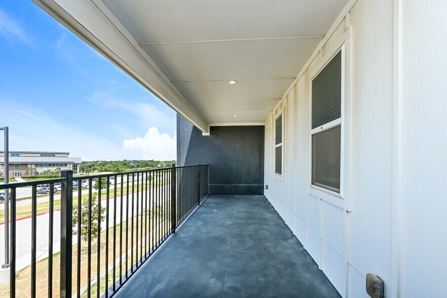 Building Photo - 7161 9th Hole Dr