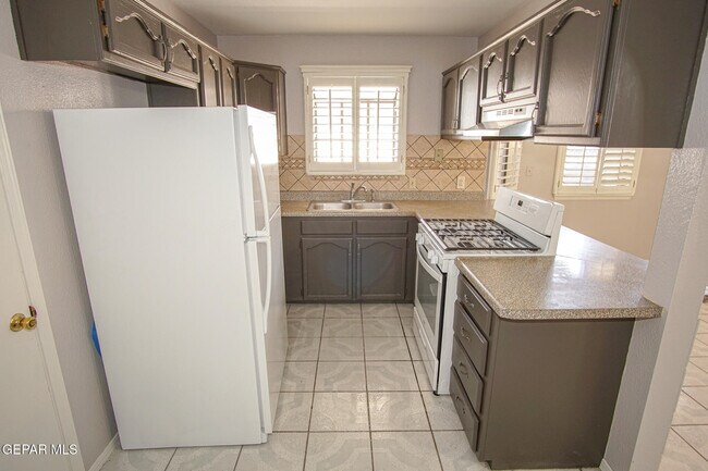 Building Photo - 1832 Dean Jones Dr