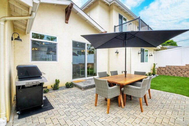 Building Photo - 541 San Dieguito Dr