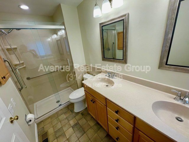 Building Photo - 514 Redondo Dr