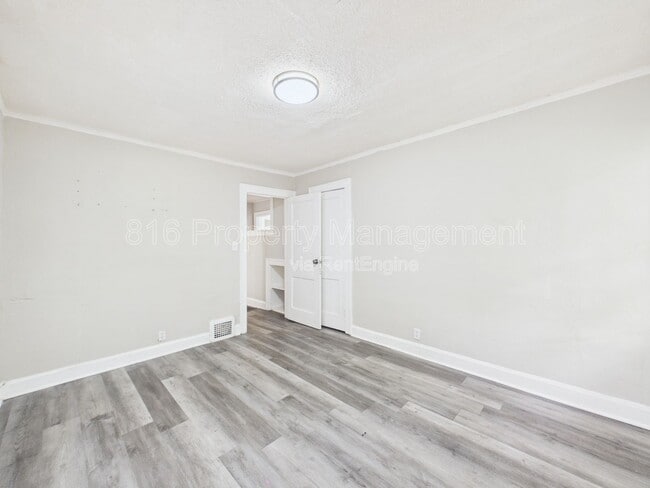 Building Photo - 5636 Garfield Ave