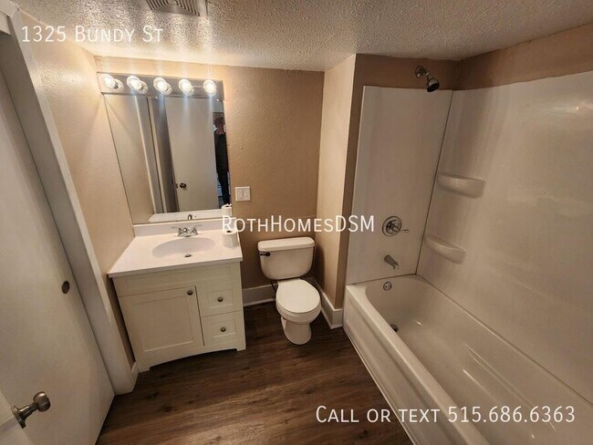 Building Photo - 1325 Bundy St