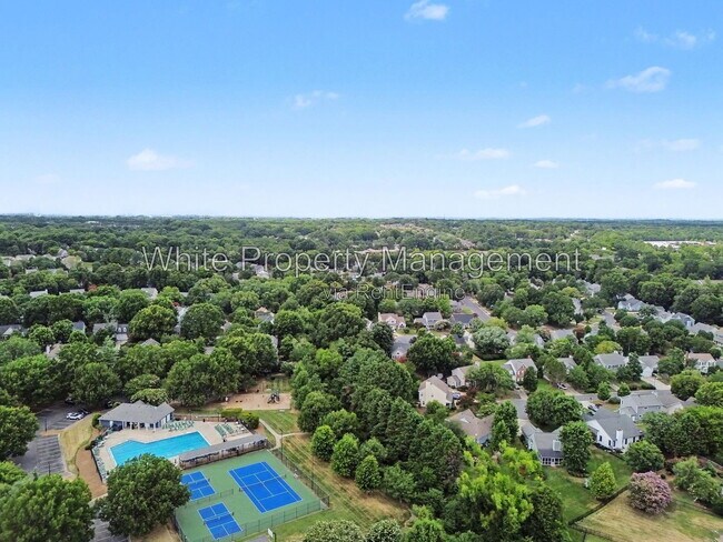 Building Photo - 9201 Hanworth Trace Dr