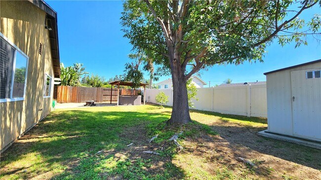 Building Photo - 538 E Banyan St
