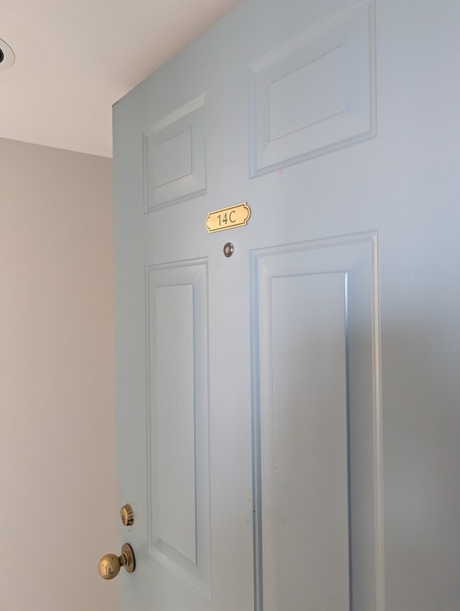 Building Photo - 7505 River Rd