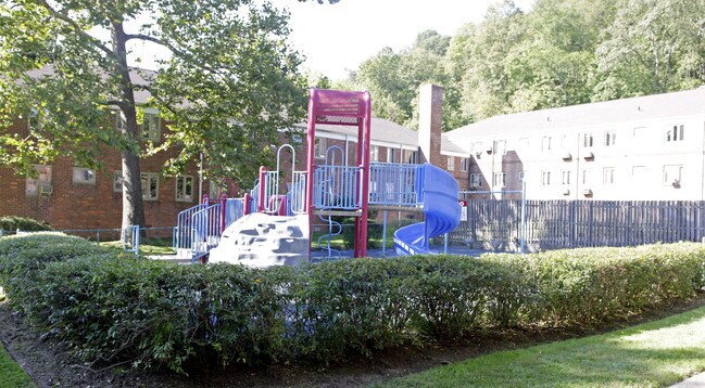 Building Photo - Edgebrook Cooperative, Inc