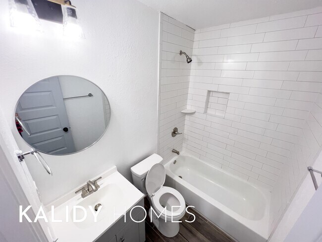 Building Photo - 3504 N Westmont St