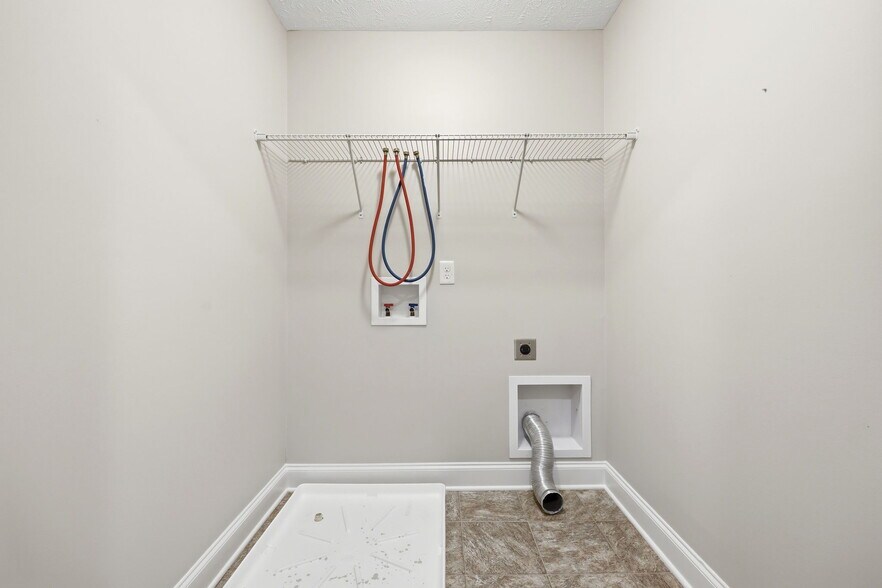 Building Photo - 768 Riverbirch Dr