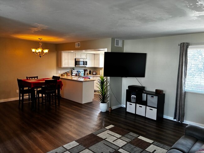 Building Photo - 6164 Antelope Villas Cir
