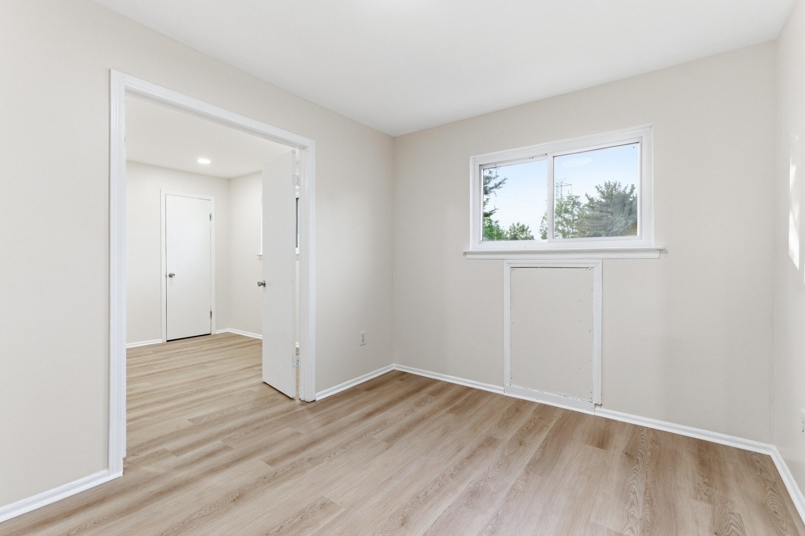Building Photo - 491 College Dr