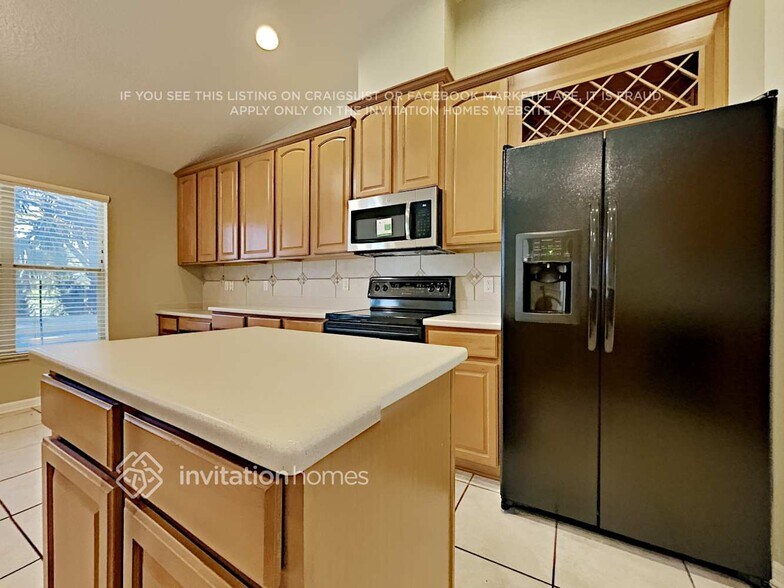 Building Photo - 899 Moonluster Dr