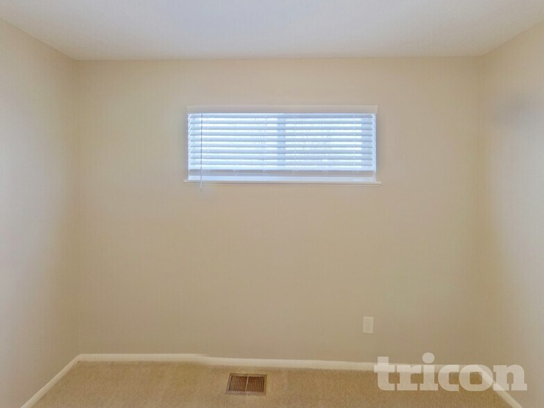 Building Photo - 1312 Rainier Dr