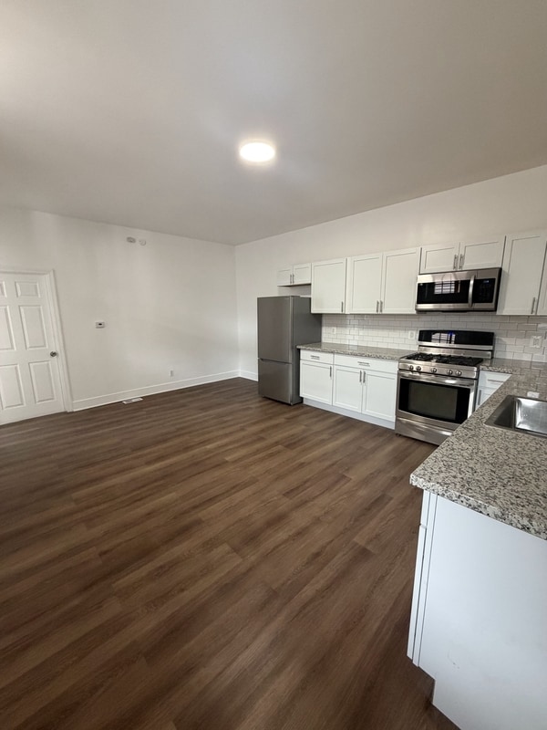 Building Photo - 121 44th St