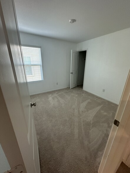 Building Photo - 450 Reverie Way