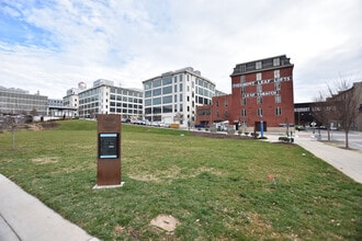 Building Photo - Stunning  2 Bedroom Loft @ Piedmont Leaf Lofts in Innovation Quarter!