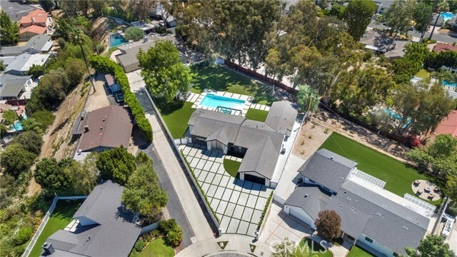 Building Photo - 6114 Sadring Ave
