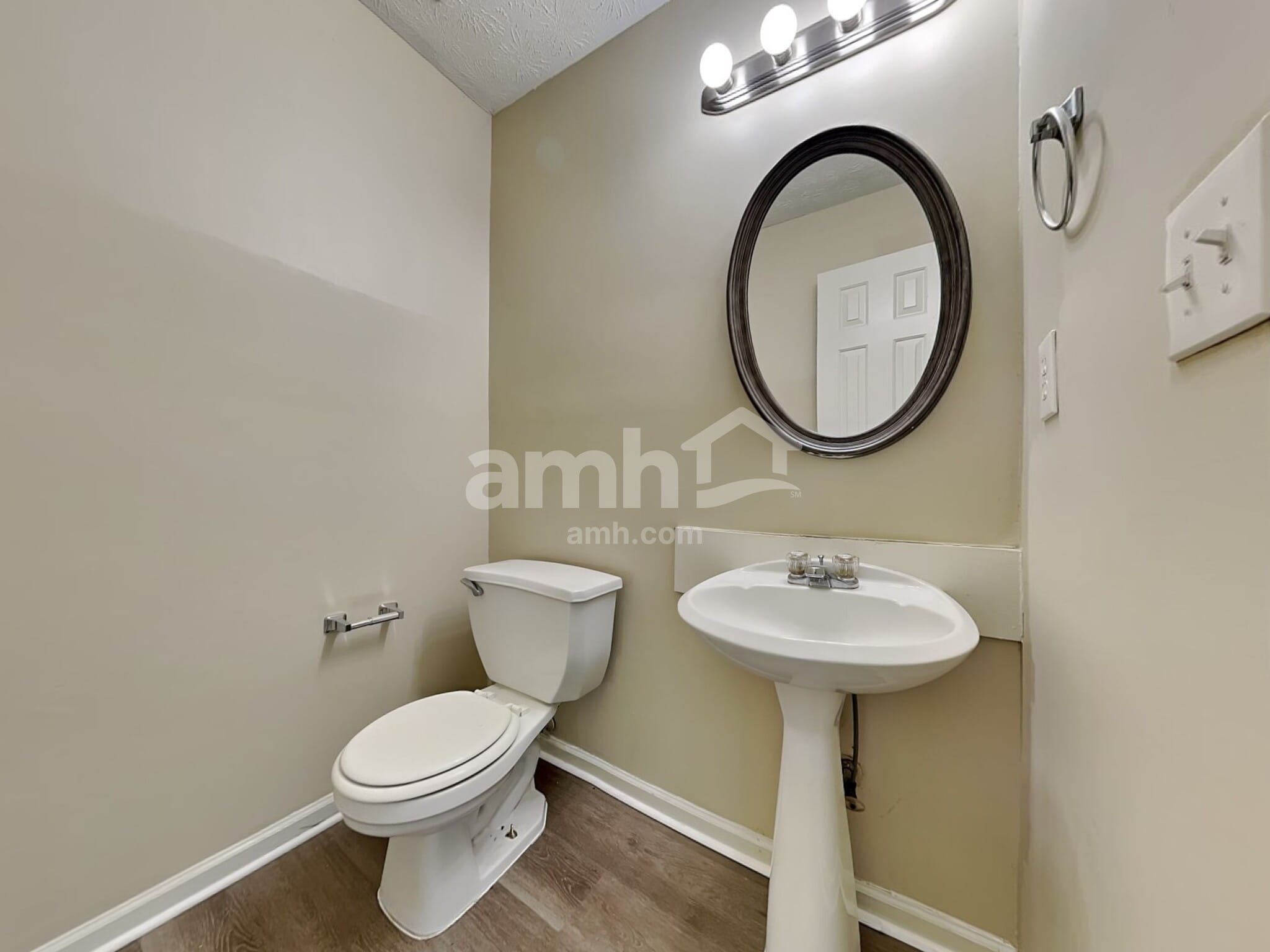 Building Photo - 5410 Lakebrooke Run