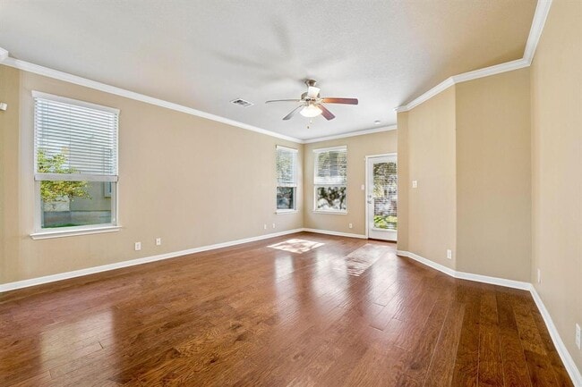 Building Photo - 501 S Meadowlark St