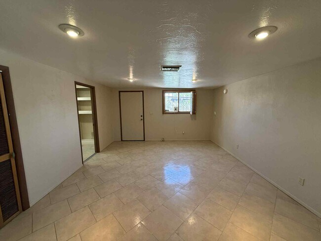 Building Photo - 8574 E Ruby Dr