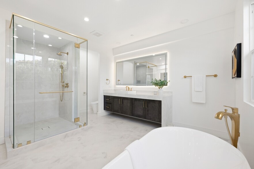 Building Photo - 5704 Lyon Ct