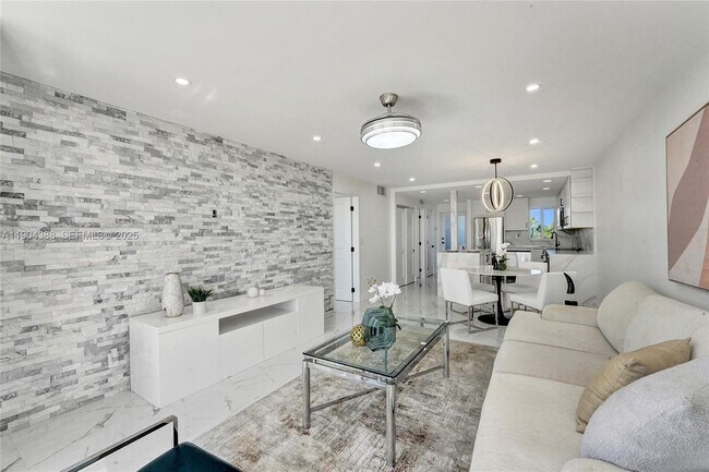 Building Photo - 8900 Washington St