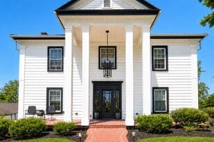 Building Photo - 108 S Franklin St