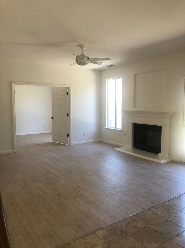 Building Photo - Three Bedroom and Three bathroom home and ...