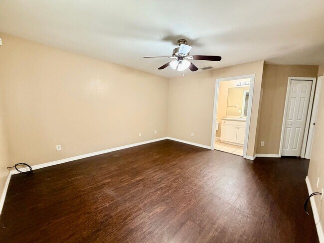 Building Photo - Charming 3BR/2BA Lehigh Acres Duplex with 1-Car Garage | Lawn Care & Salt Service Included