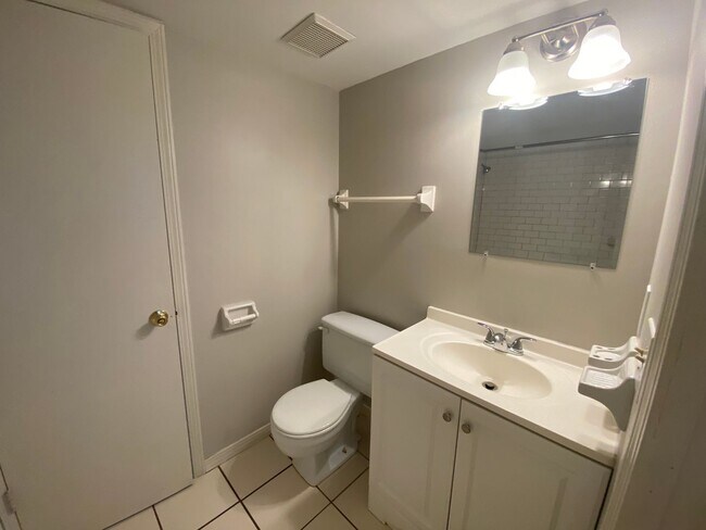 Building Photo - 469 Crabapple Ct