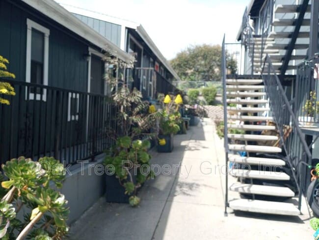 Building Photo - 2219 23rd Ave