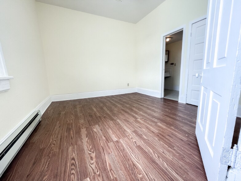 Building Photo - 405 Morgan St