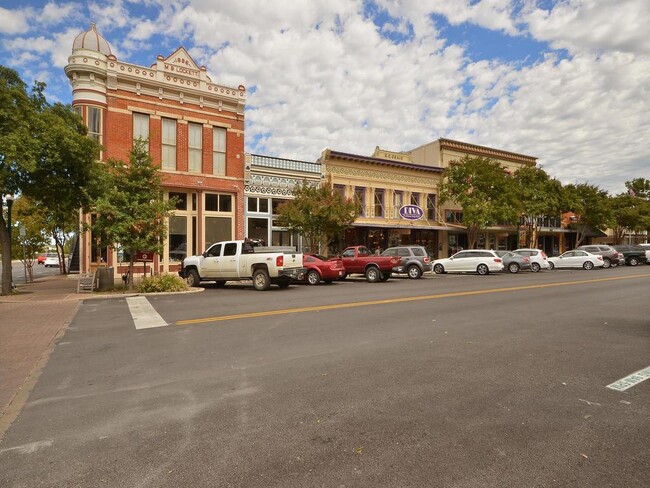 Building Photo - 1200 Brendon Lee Lane