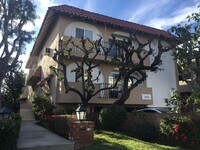 Building Photo - 3515 Mentone Ave