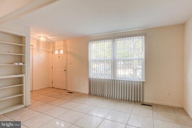 Building Photo - 12830 Evansport Pl