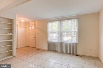 Building Photo - 12830 Evansport Pl