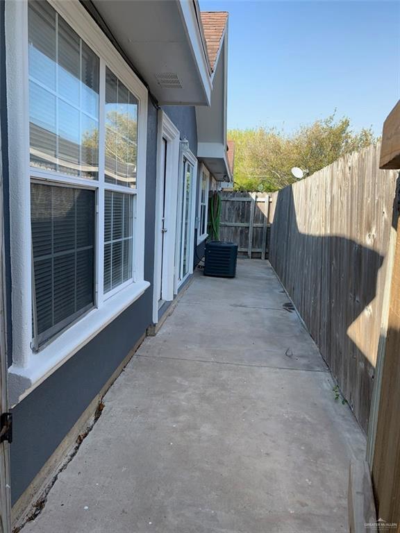 Building Photo - 2714 S Ringold Cir