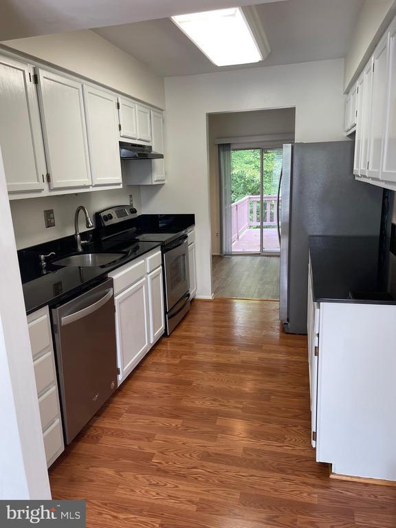 Building Photo - 7838 Whistling Pines Ct