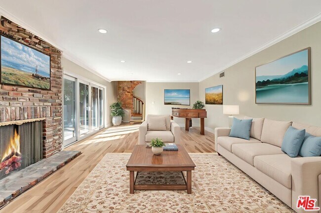 Building Photo - 16608 Park Ln Cir