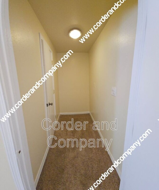 Building Photo - 2461 Consuelo Ln NW