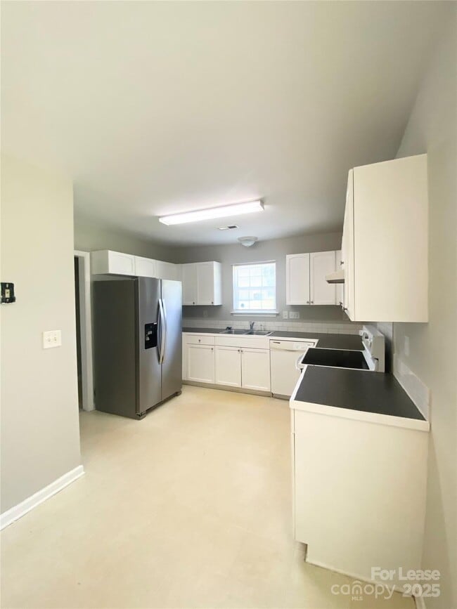 Building Photo - 5522 Stone Bluff Ct