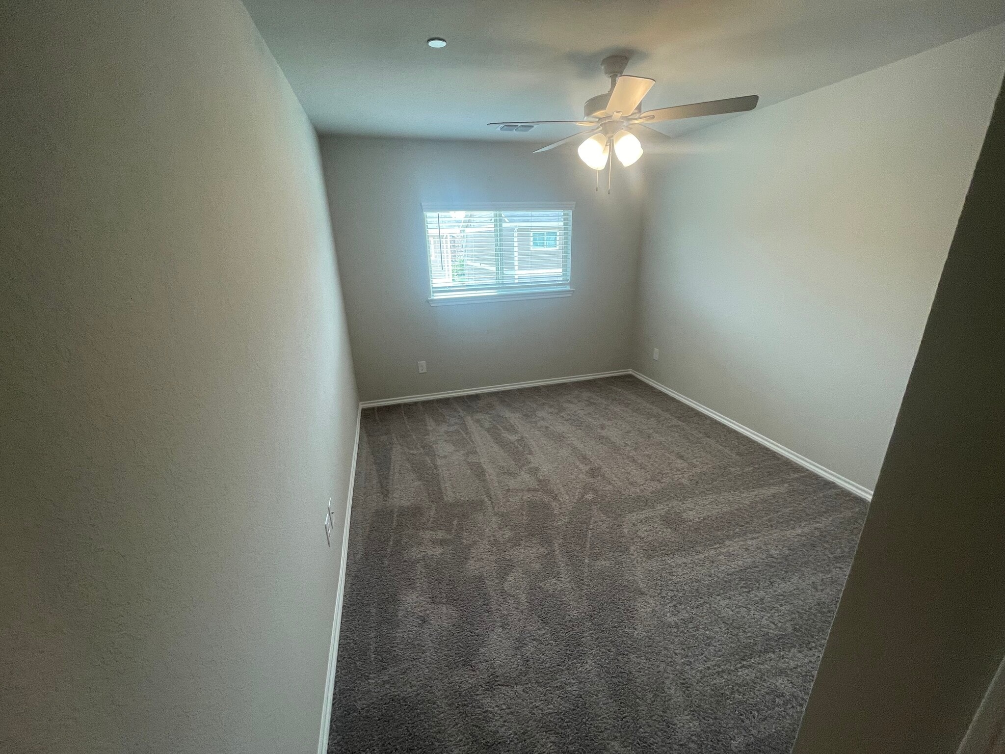 bed 2 - 2209 Greystone Dr