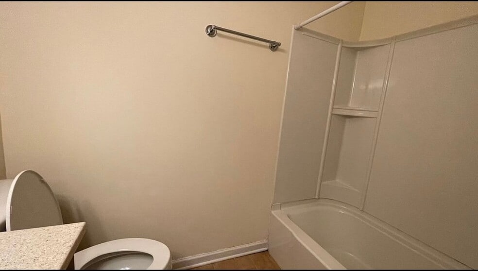 Building Photo - 41 Rose Ln