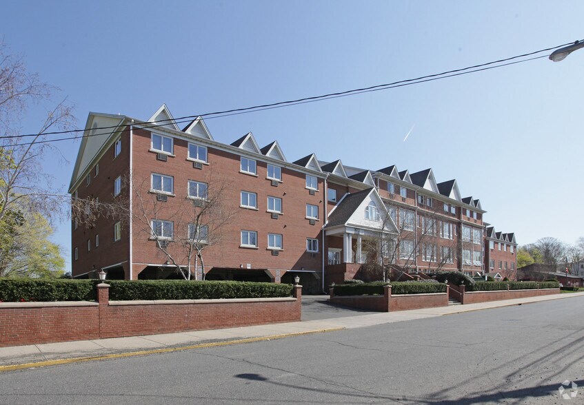 Britannia Commons 234 Sherman Ave Meriden CT 06450 Apartment Finder