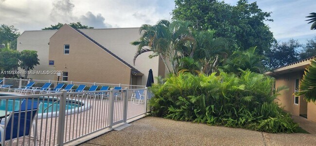 Building Photo - 959 SE 2nd Ave