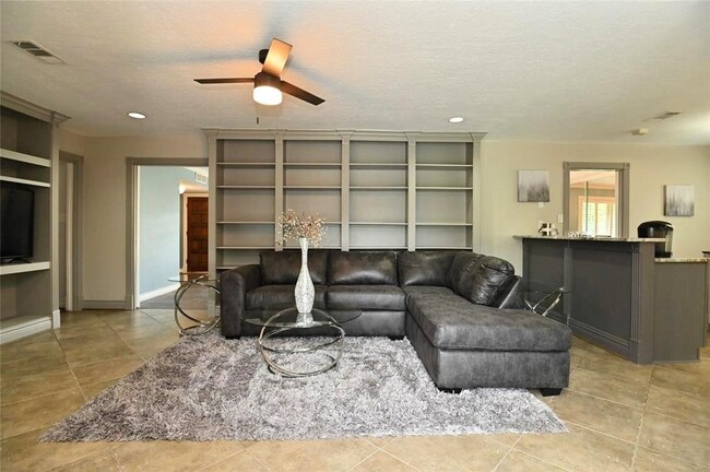 Building Photo - 4062 Falkirk Ln